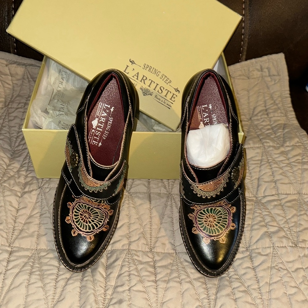 L'ATISTE Black Ankle Boots with Gold Embroidery